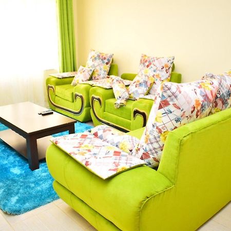 Great House Bnb Near Jkia ナイロビ エクステリア 写真