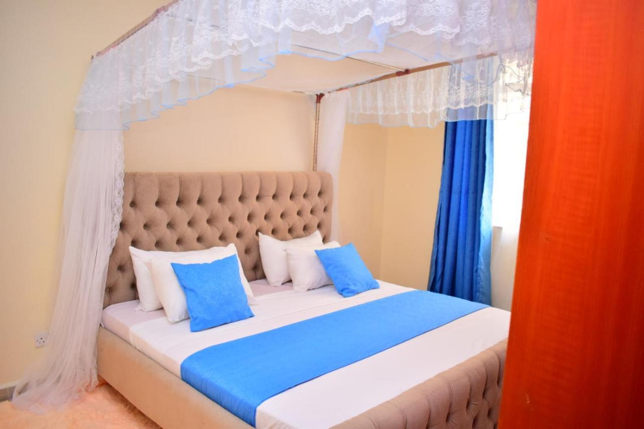 Great House Bnb Near Jkia ナイロビ エクステリア 写真