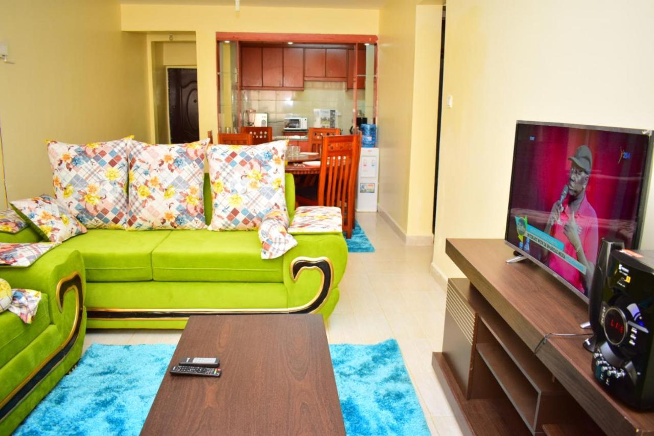 Great House Bnb Near Jkia ナイロビ エクステリア 写真
