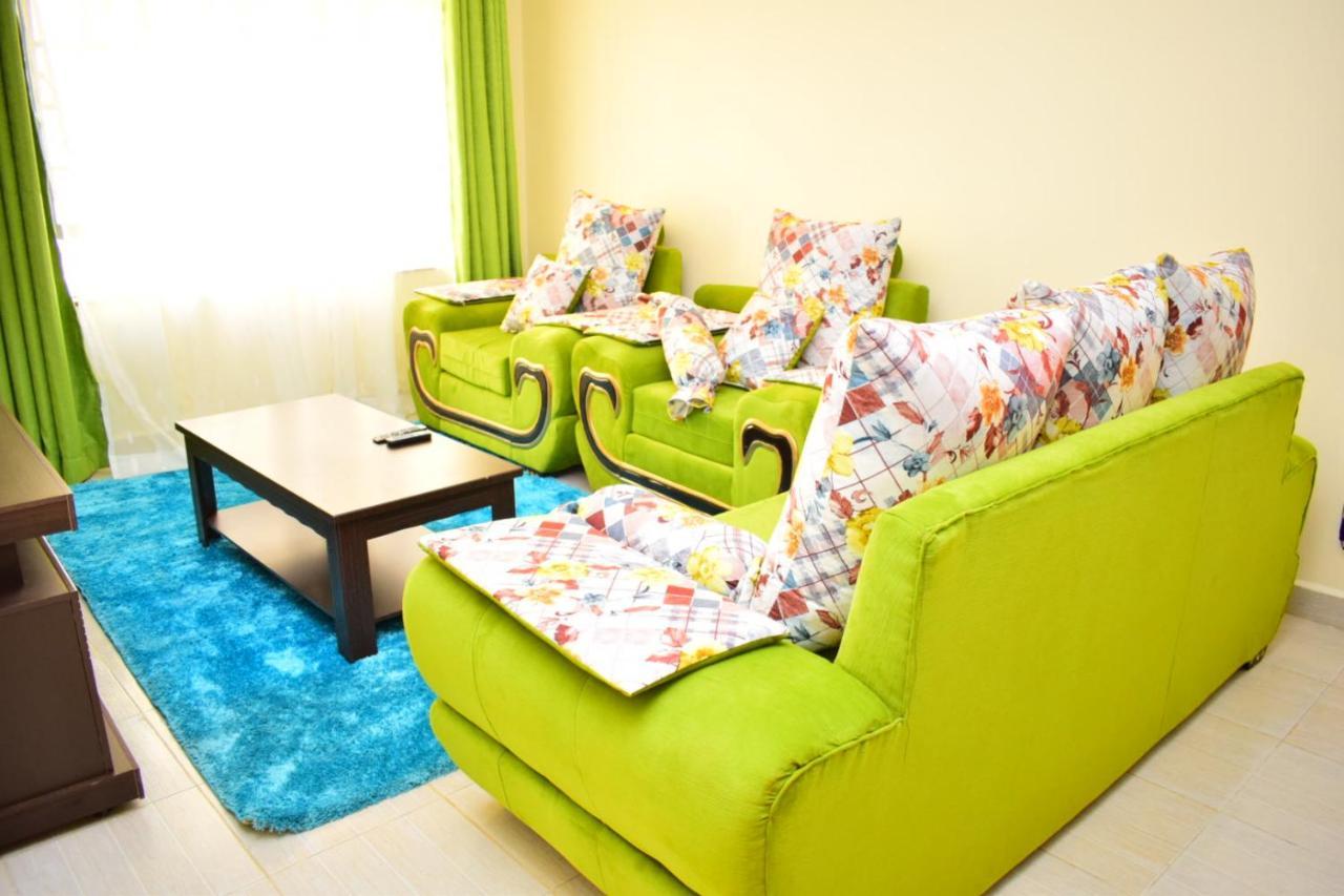 Great House Bnb Near Jkia ナイロビ エクステリア 写真