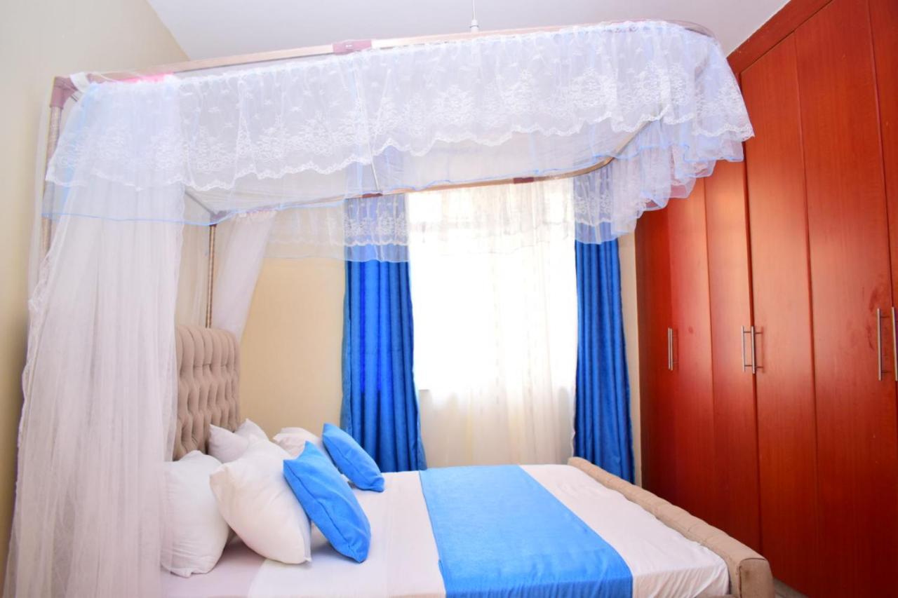 Great House Bnb Near Jkia ナイロビ エクステリア 写真