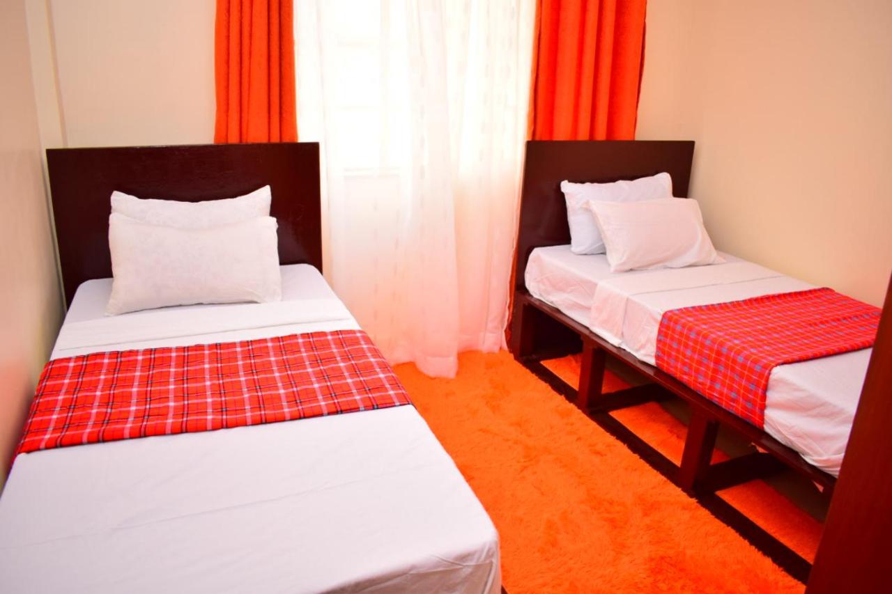 Great House Bnb Near Jkia ナイロビ エクステリア 写真